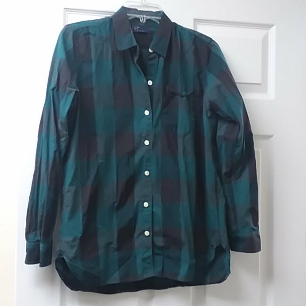 Gap long sleeve button down top
